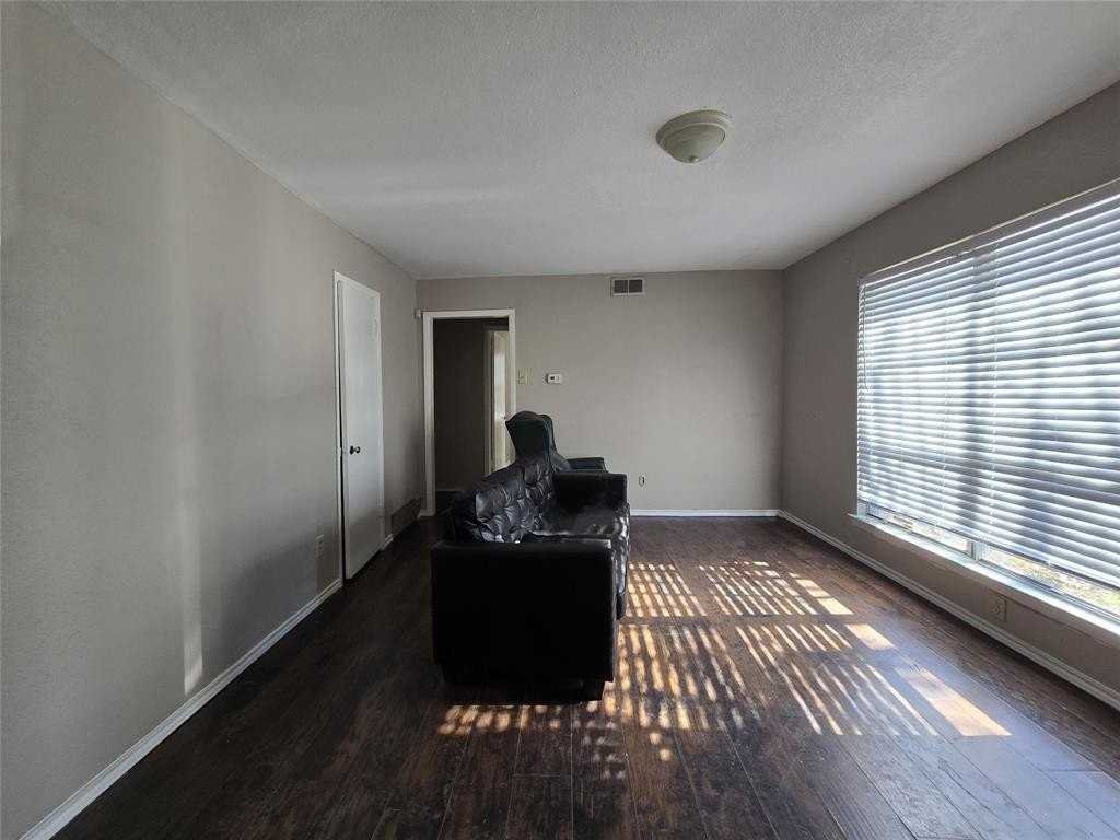 8307 Bunche Dr - Photo 4 of 32