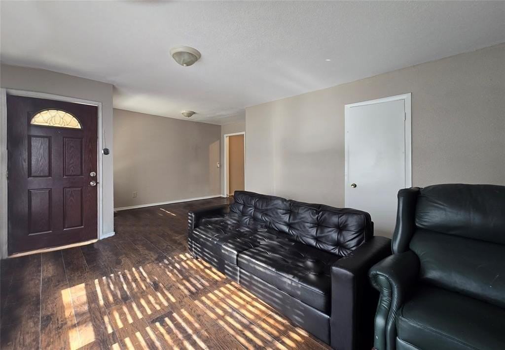 8307 Bunche Dr - Photo 6 of 32