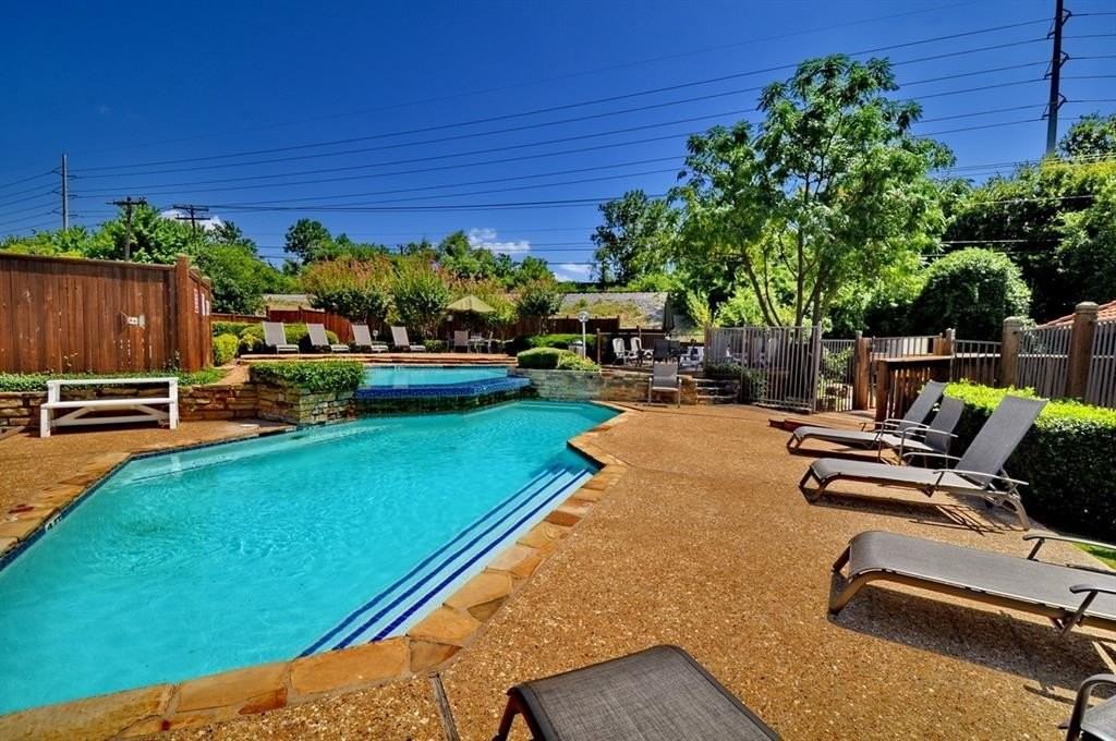 2610 Lakehill Ln #17C - Photo 3 of 23