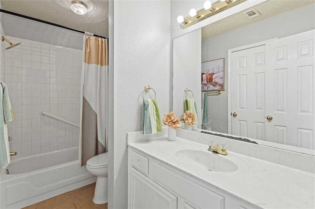 6711 Landover Hills Ln - Photo 7 of 29