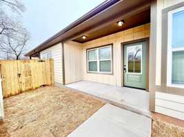 featured image of 327 E Nelson St #329