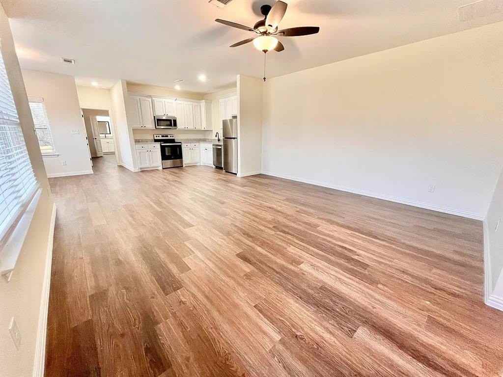 327 E Nelson St #329 - Photo 3 of 15