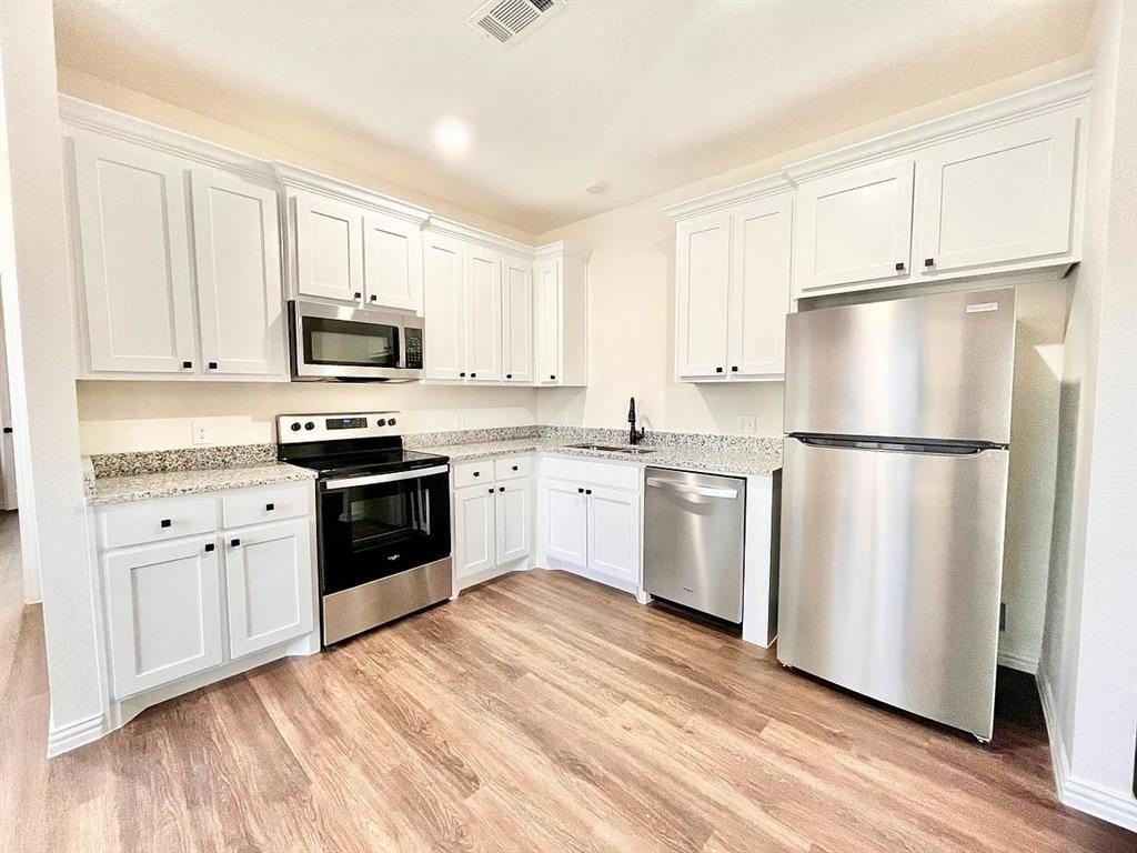 327 E Nelson St #329 - Photo 4 of 15