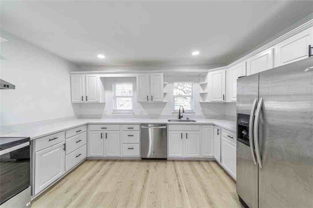 2360 San Marcus Ave - Photo 5 of 25