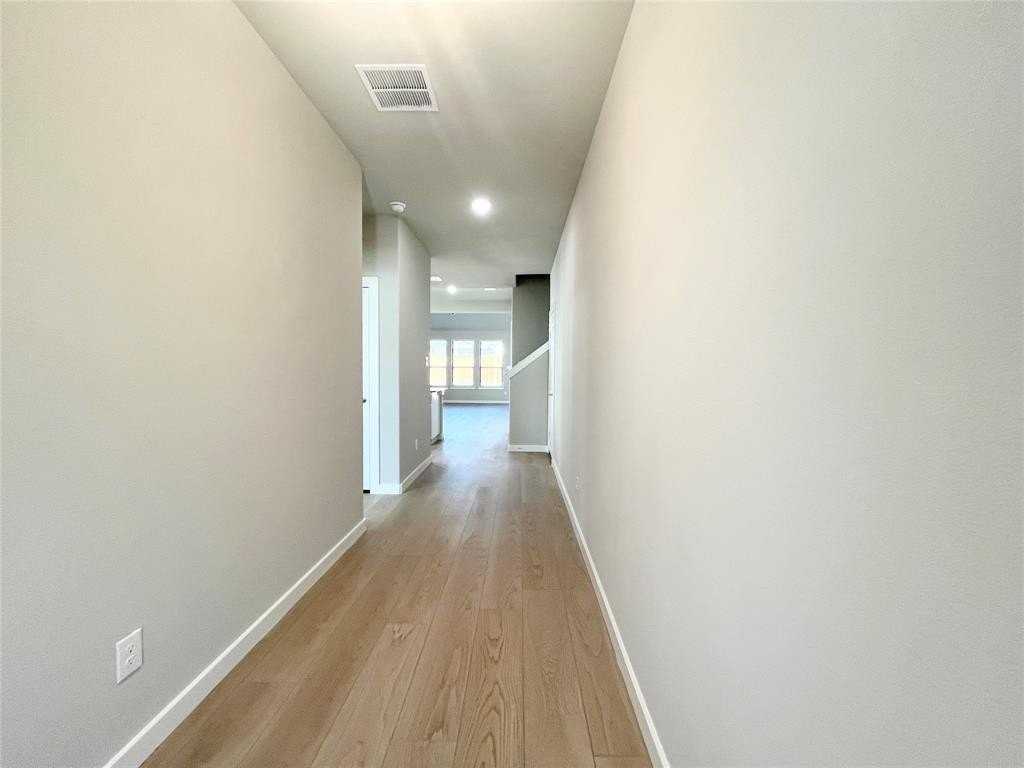 1904 Edgewater St - Photo 2 of 11