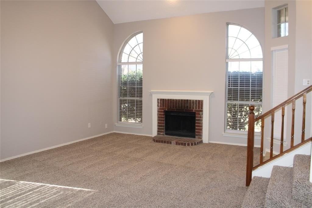 1620 Tuley St - Photo 4 of 20