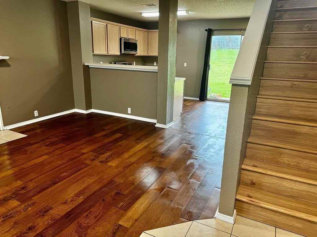 1401 Kilkenny Dr - Photo 2 of 17