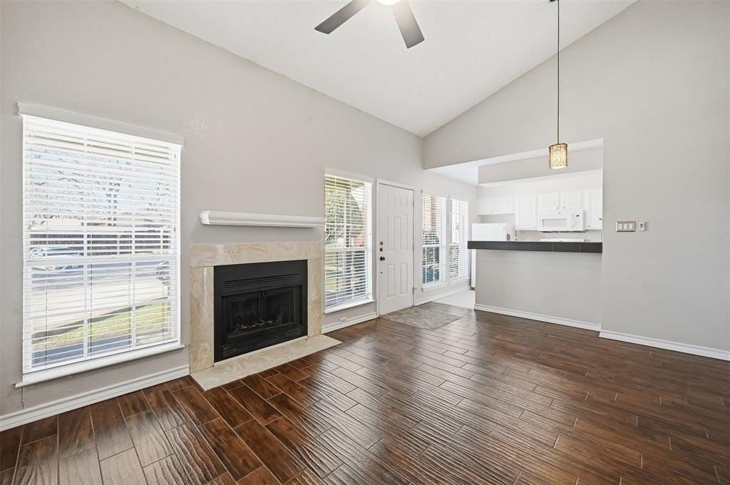 1471 Meadowood Village Dr - Photo 3 of 16