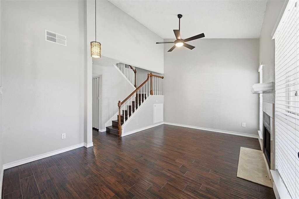 1471 Meadowood Village Dr - Photo 5 of 16