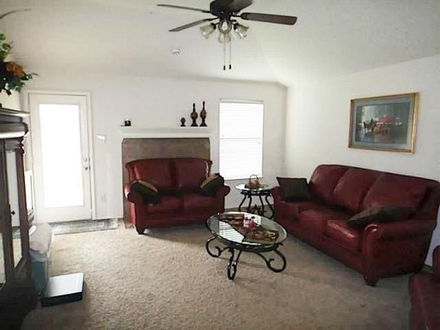 518 Niagara Falls Dr - Photo 2 of 5