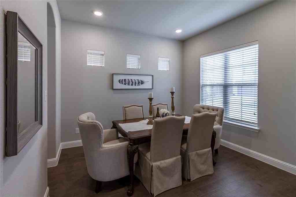 5001 Basham Ln - Photo 5 of 32