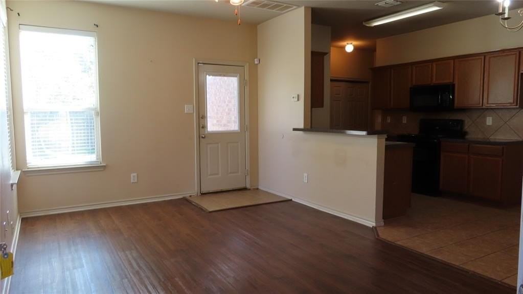 1260 Redman Ave - Photo 3 of 13