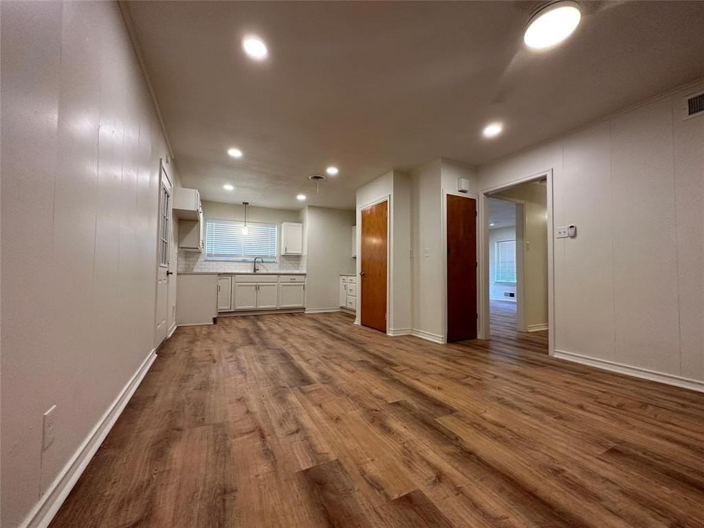 1303 Michigan Ave - Photo 5 of 16