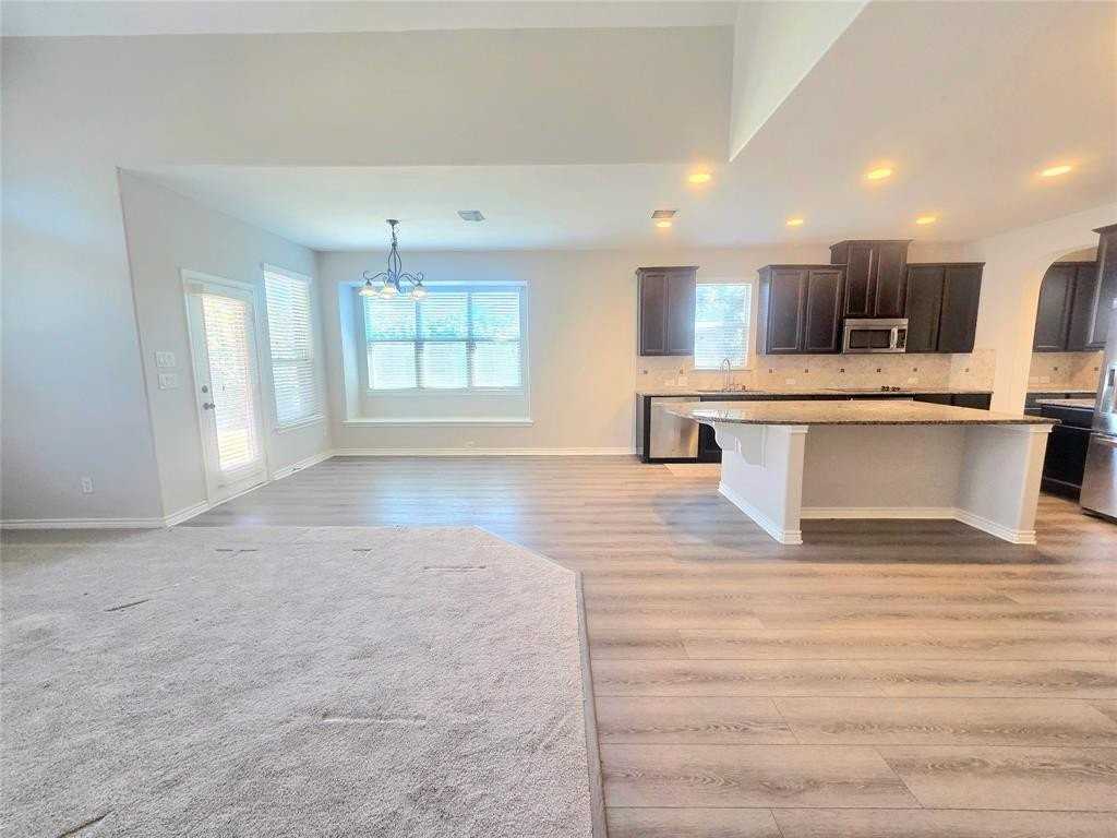 3800 Jeanette Ln - Photo 5 of 21