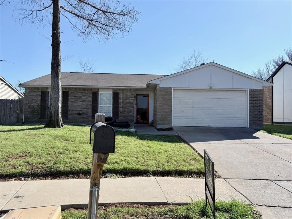 6936 Fallbrook Ct - Photo 2 of 11