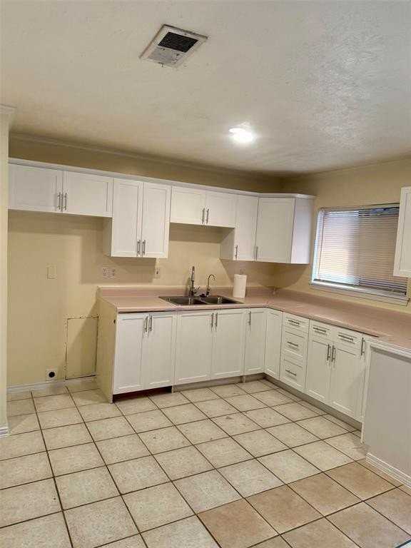 6936 Fallbrook Ct - Photo 4 of 11