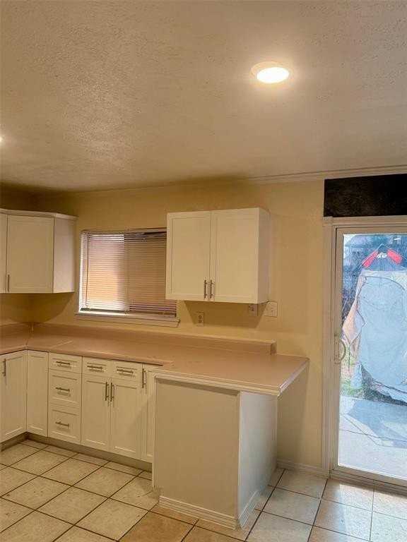 6936 Fallbrook Ct - Photo 5 of 11