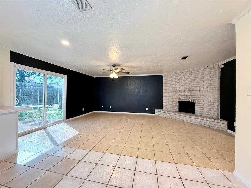 6936 Fallbrook Ct - Photo 7 of 11