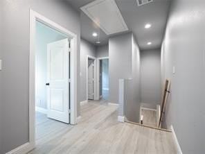 421 W Elm St - Photo 4 of 9