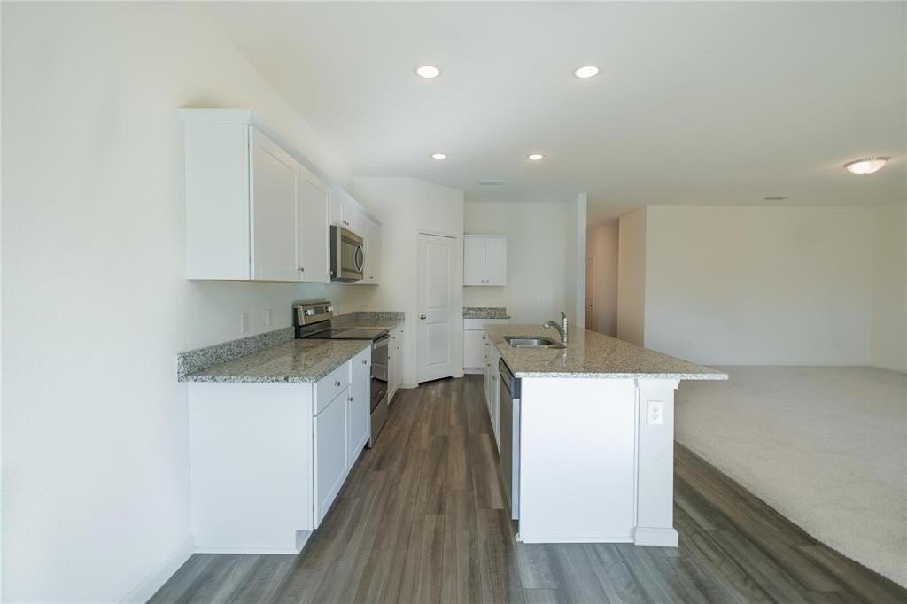 713 Cedar Elm Dr - Photo 4 of 23