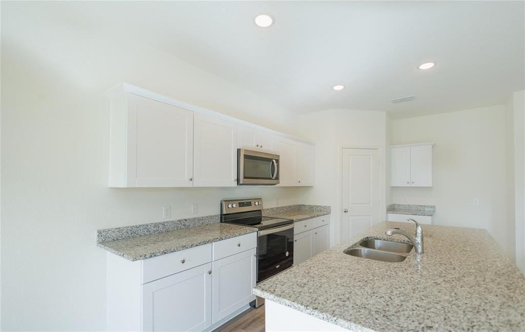 713 Cedar Elm Dr - Photo 5 of 23