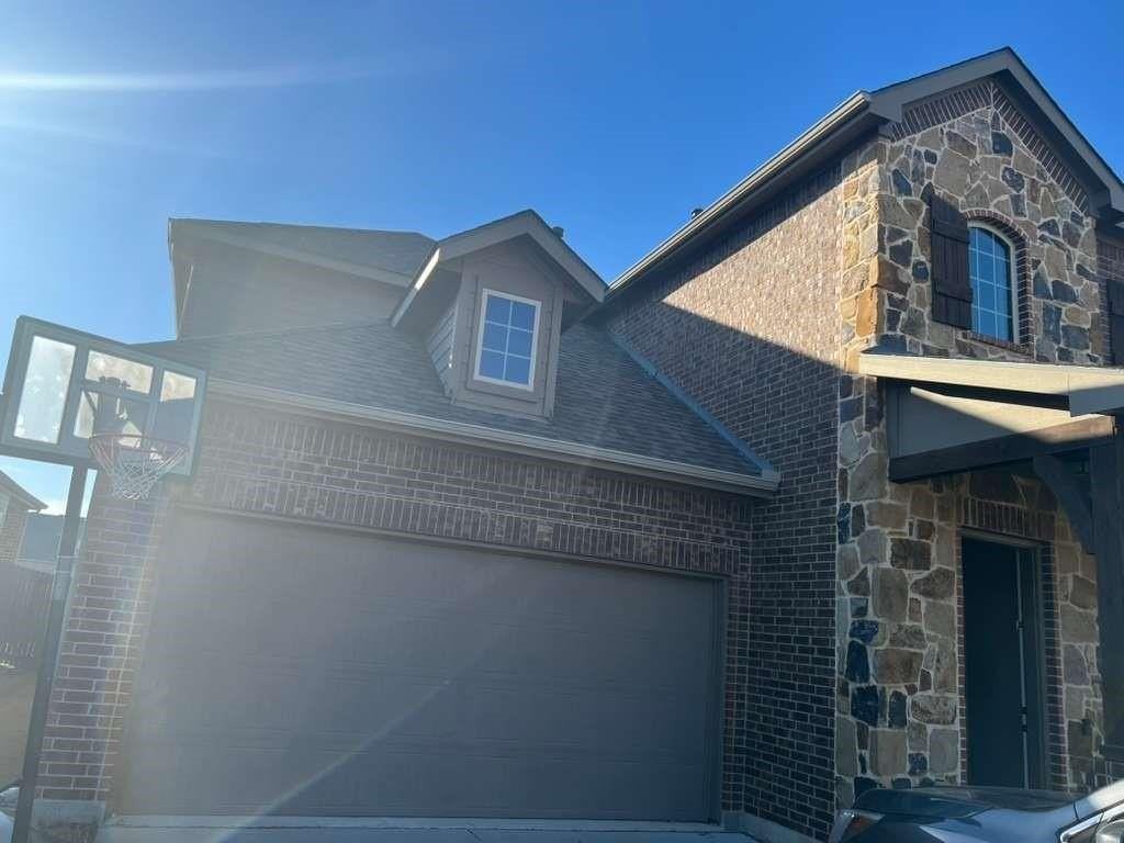 809 Seymour Ct - Photo 2 of 26