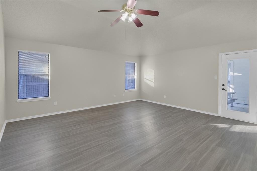 2822 Fenwick St - Photo 5 of 26