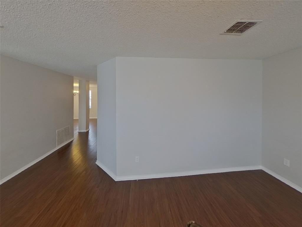 1415 Lochspring Dr - Photo 3 of 15