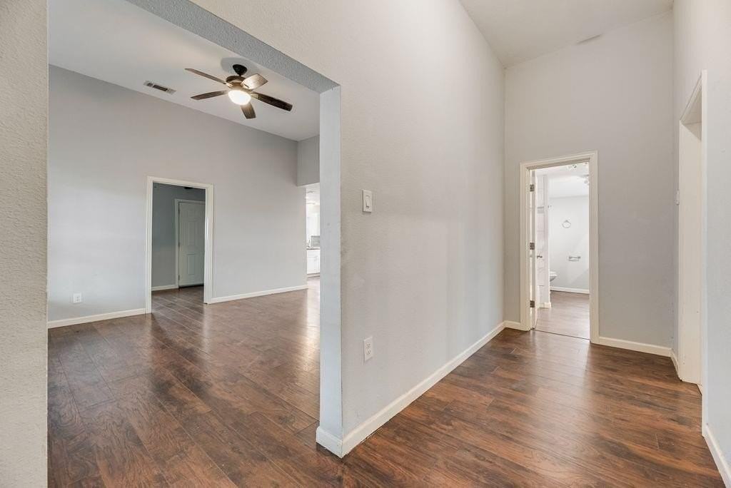 500 E Main St - Photo 7 of 21