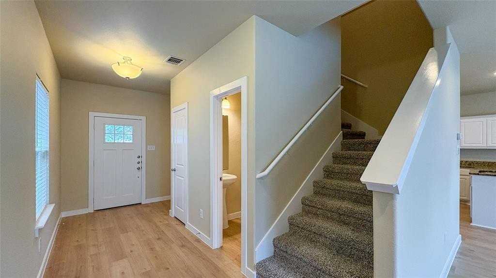 9922 Ironhorse Dr - Photo 3 of 27