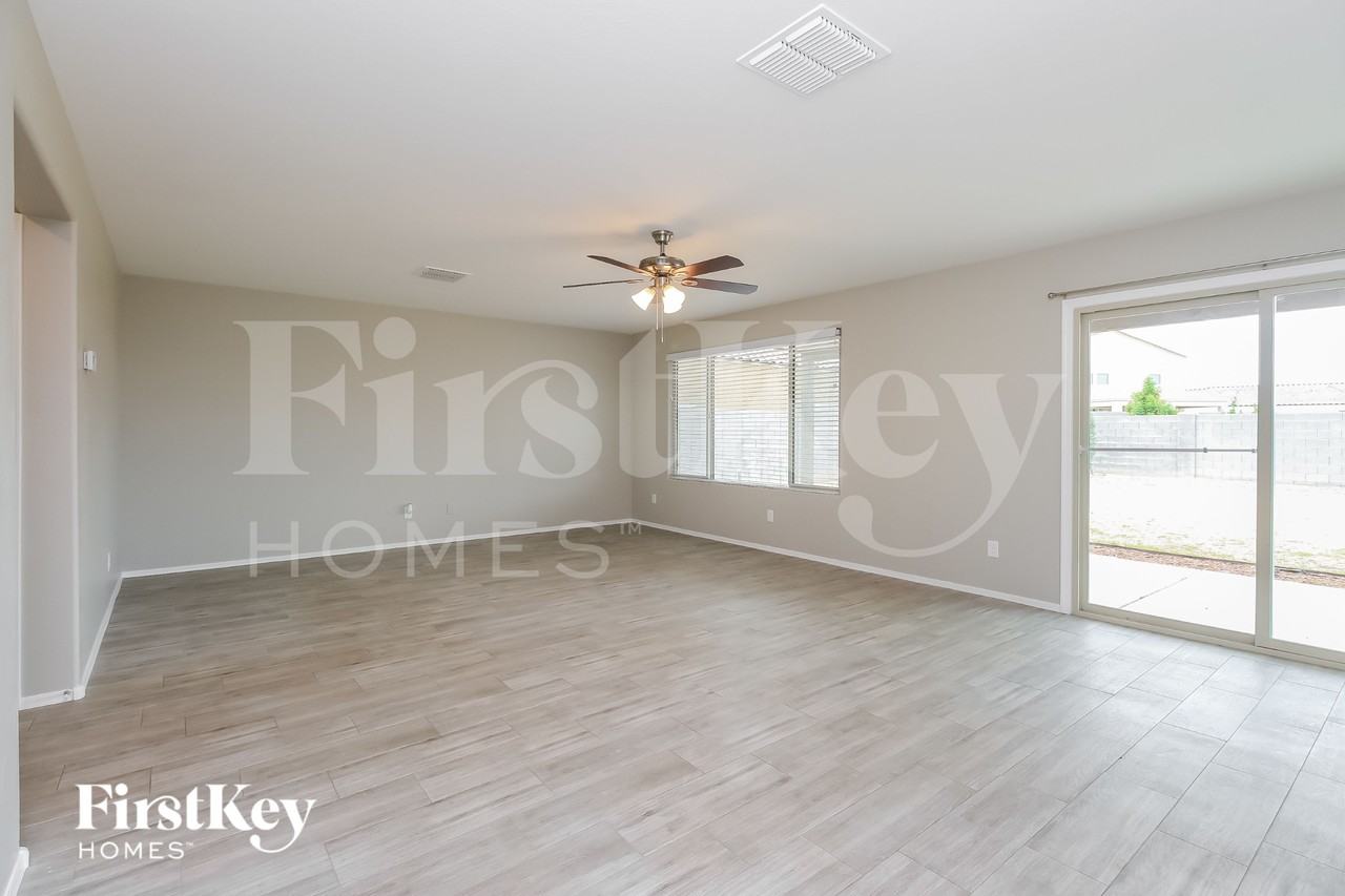 9595 E Harvest Rd - Photo 2 of 18