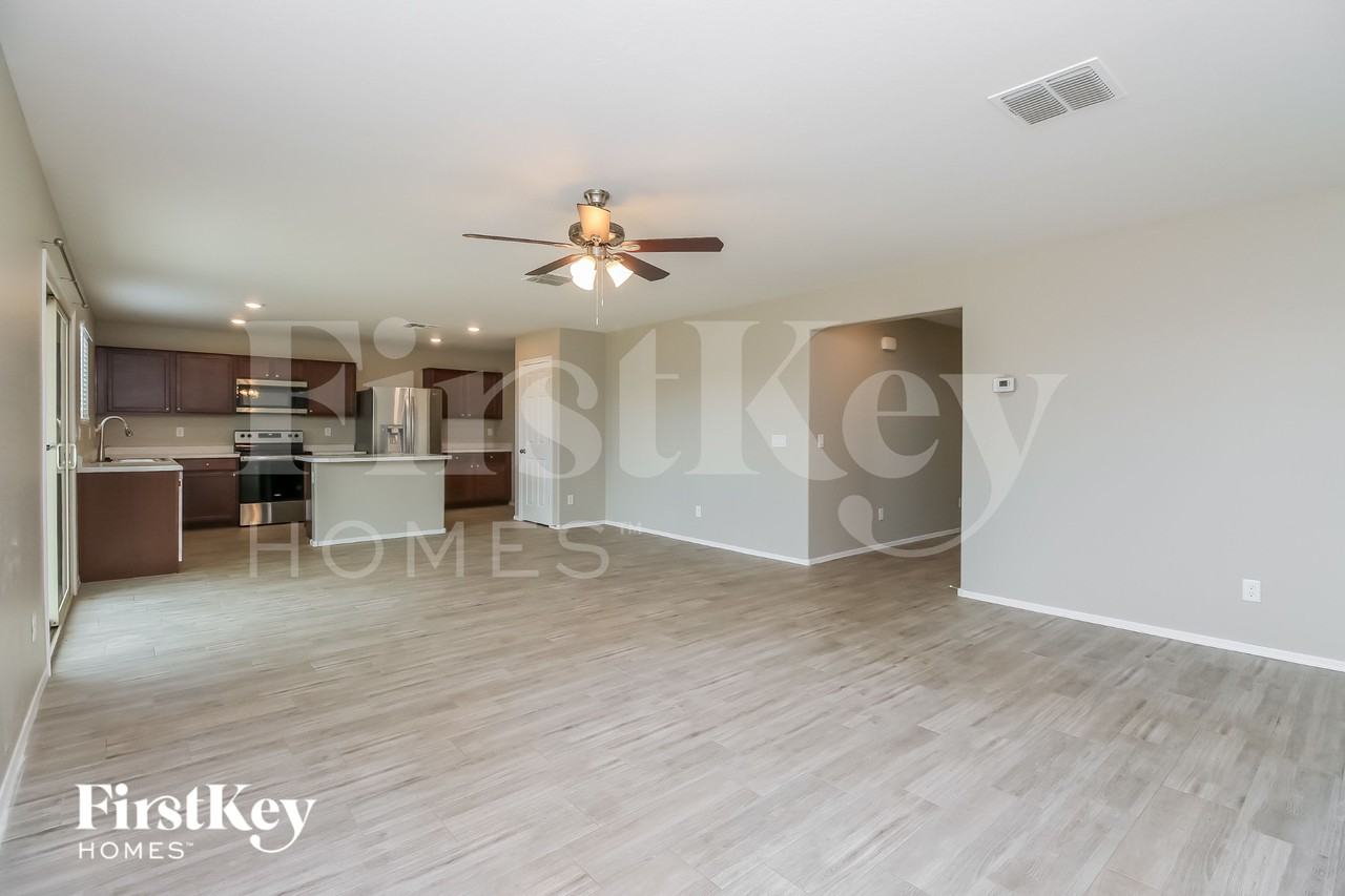 9595 E Harvest Rd - Photo 3 of 18