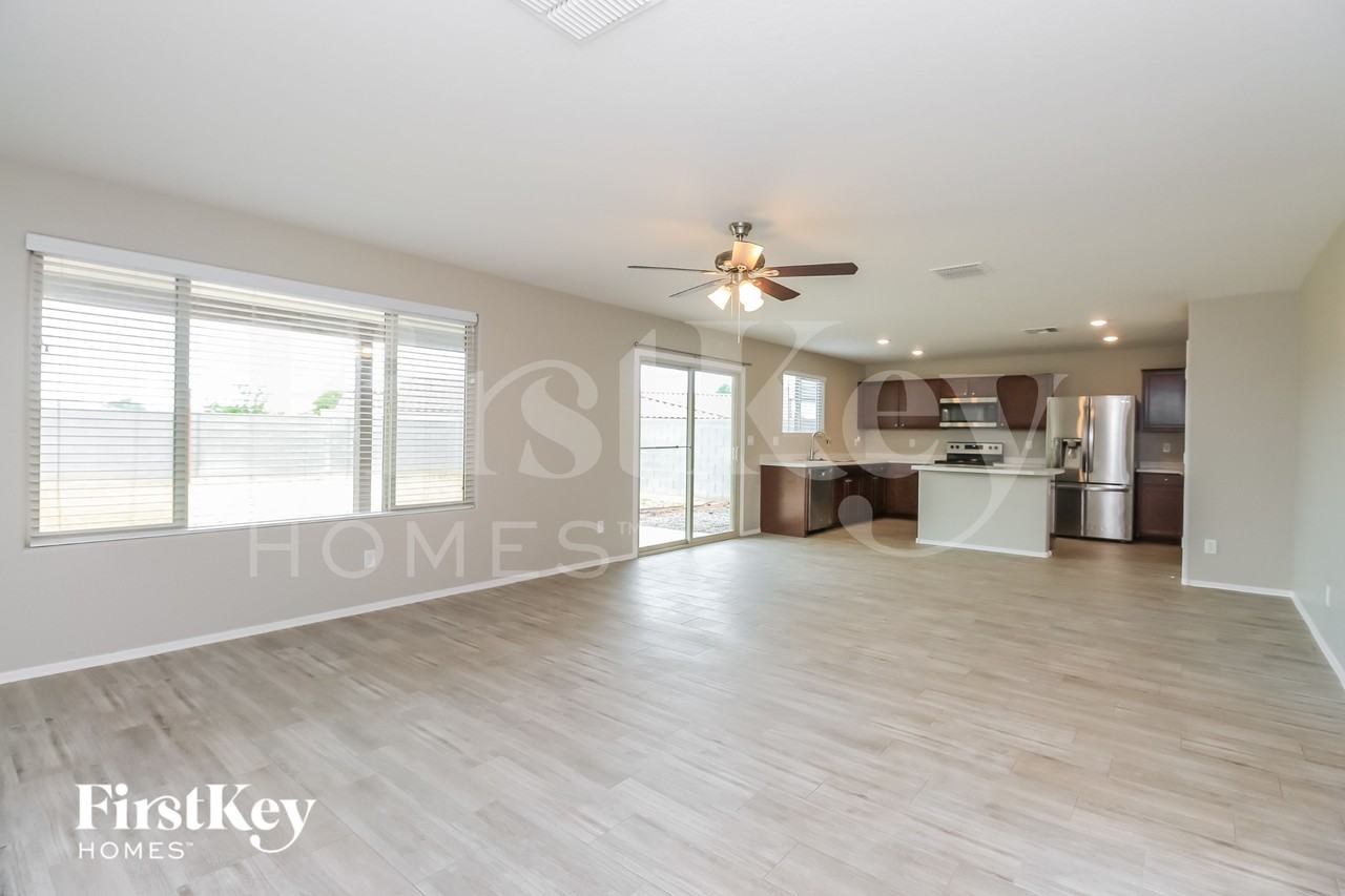 9595 E Harvest Rd - Photo 5 of 18