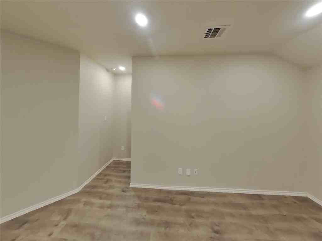 1904 Strongbark Dr - Photo 4 of 25