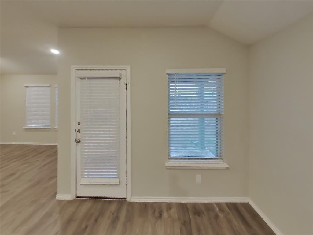 1904 Strongbark Dr - Photo 5 of 25