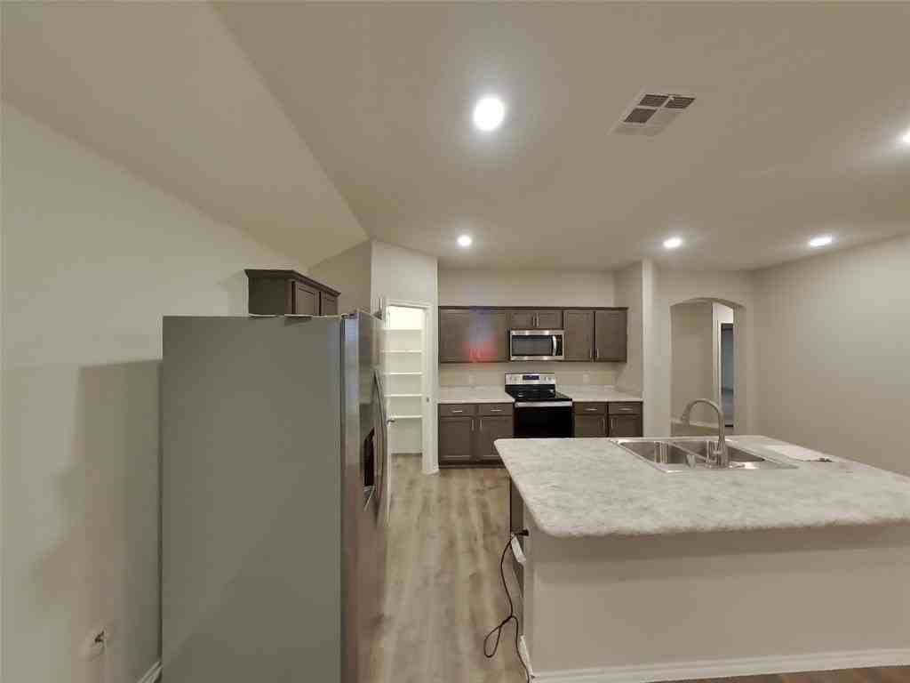 1904 Strongbark Dr - Photo 7 of 25