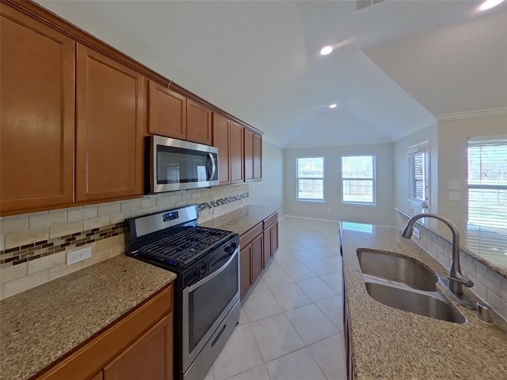 457 Peach Ln - Photo 5 of 16