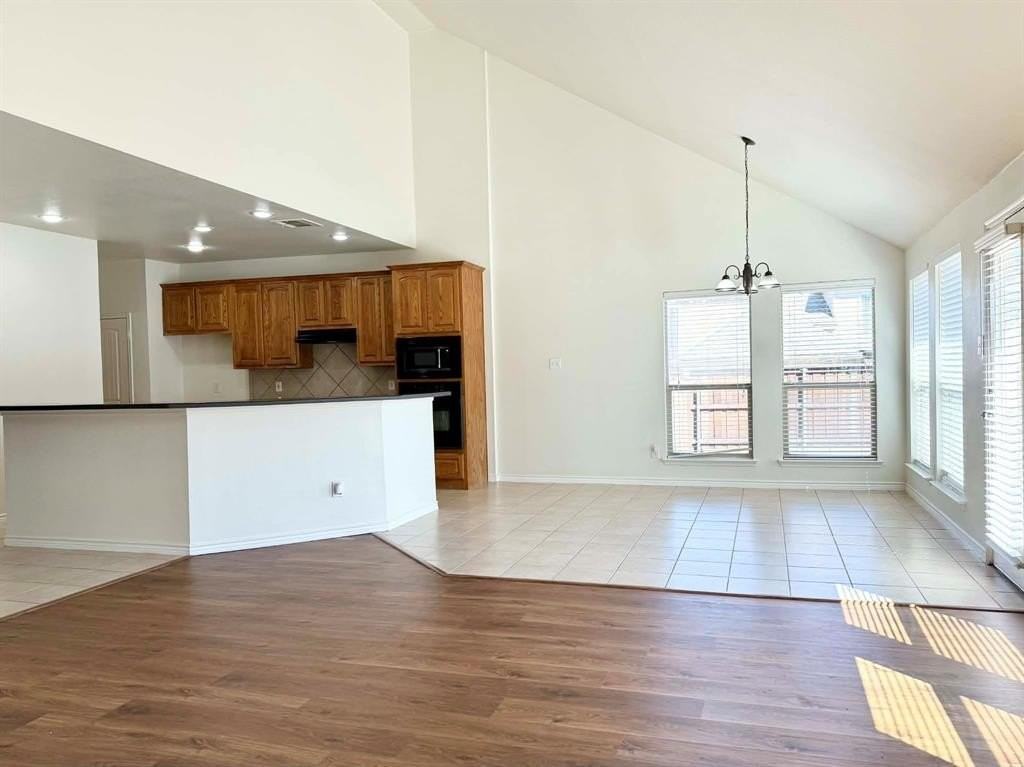 701 Setting Sun Trl - Photo 6 of 13