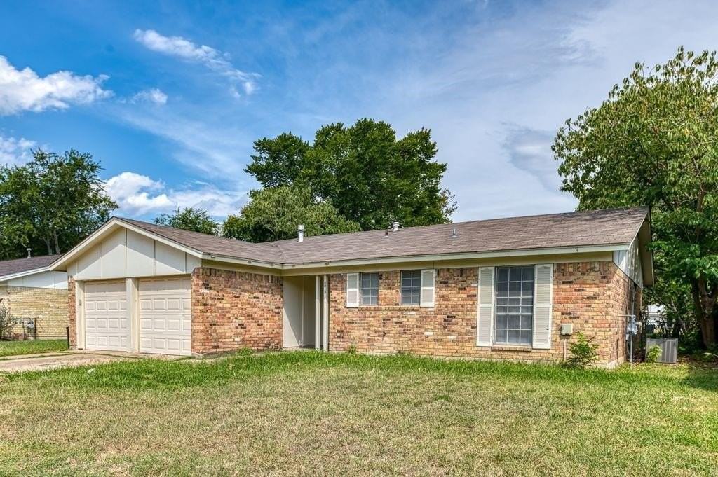 8013 Emerald Hills Way - Photo 4 of 29