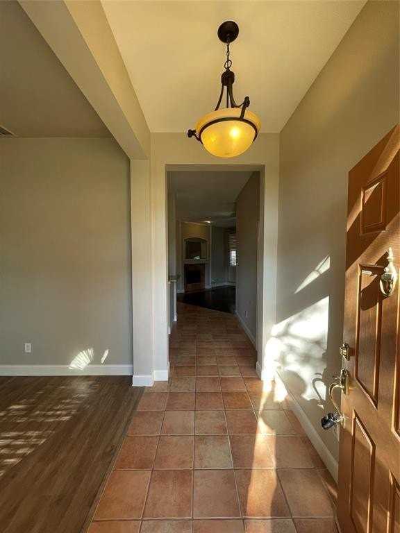 1504 Hickory Bend Dr - Photo 4 of 36