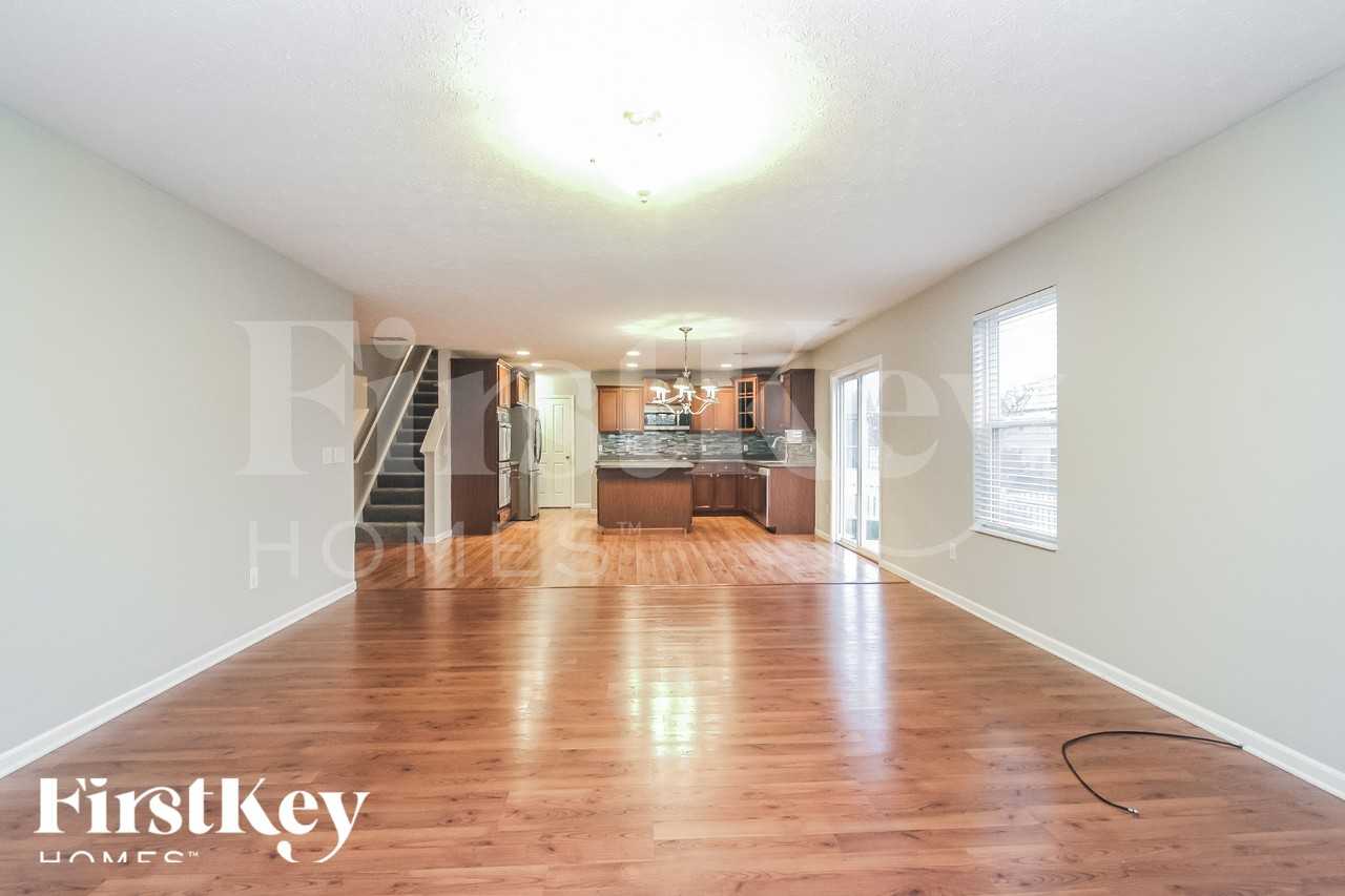 1303 Windswept Dr - Photo 4 of 15