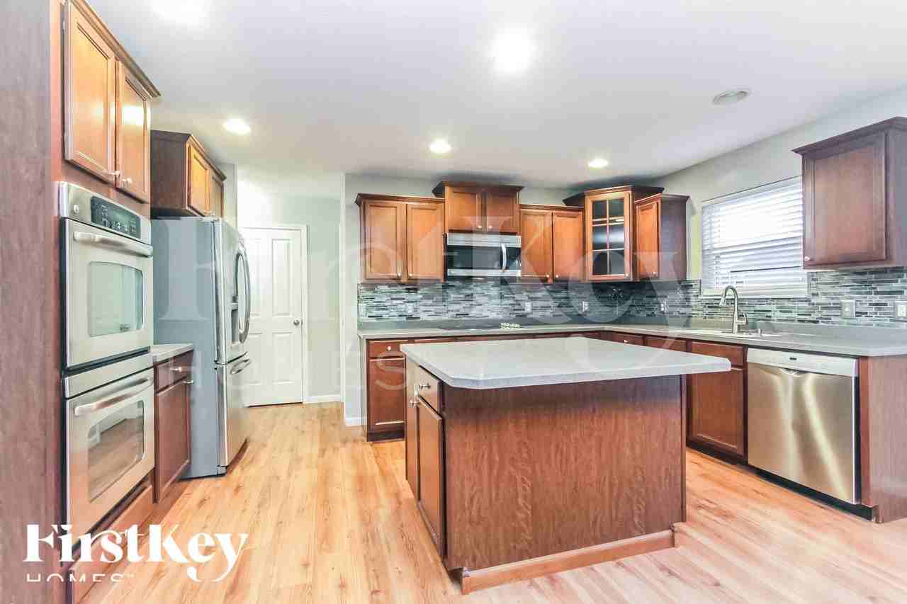 1303 Windswept Dr - Photo 5 of 15