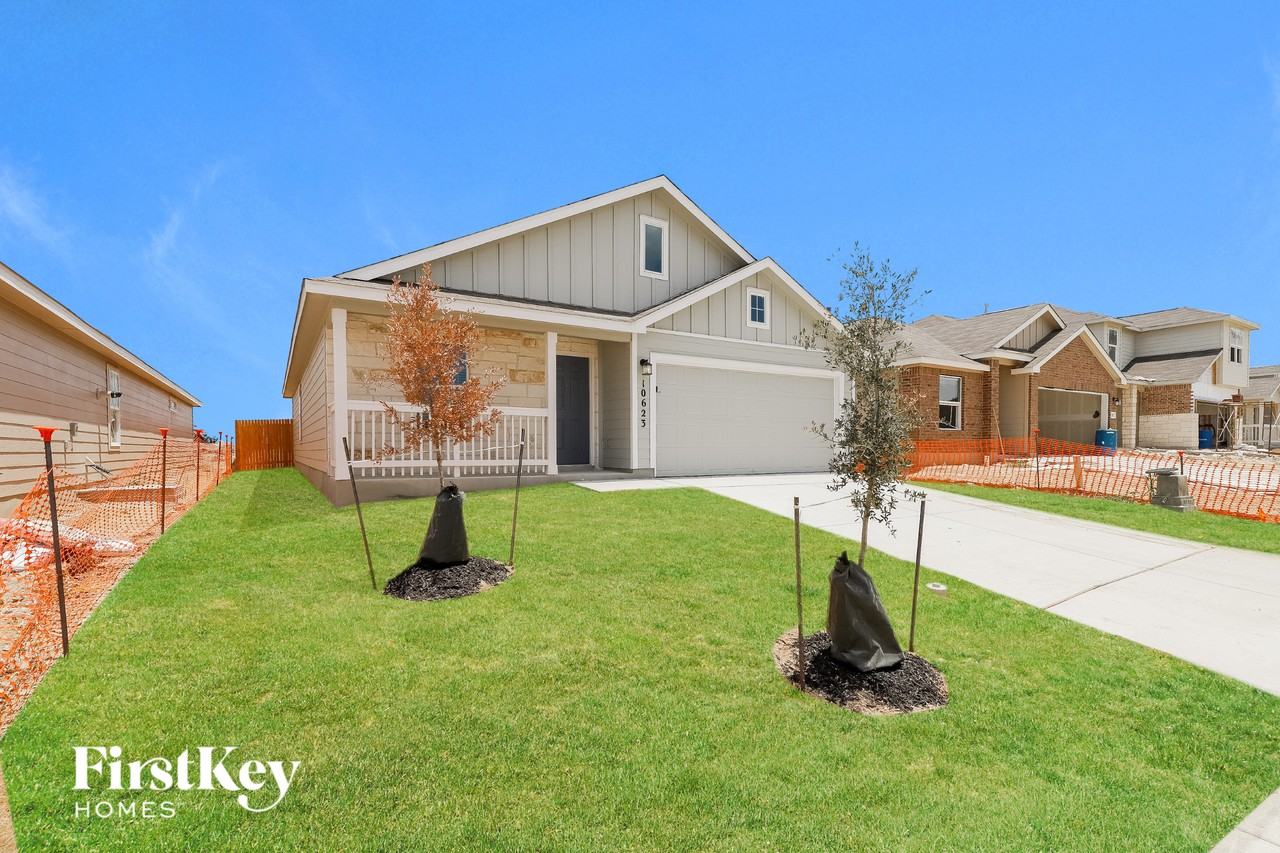 10623 Vinateros Dr - Photo 2 of 15