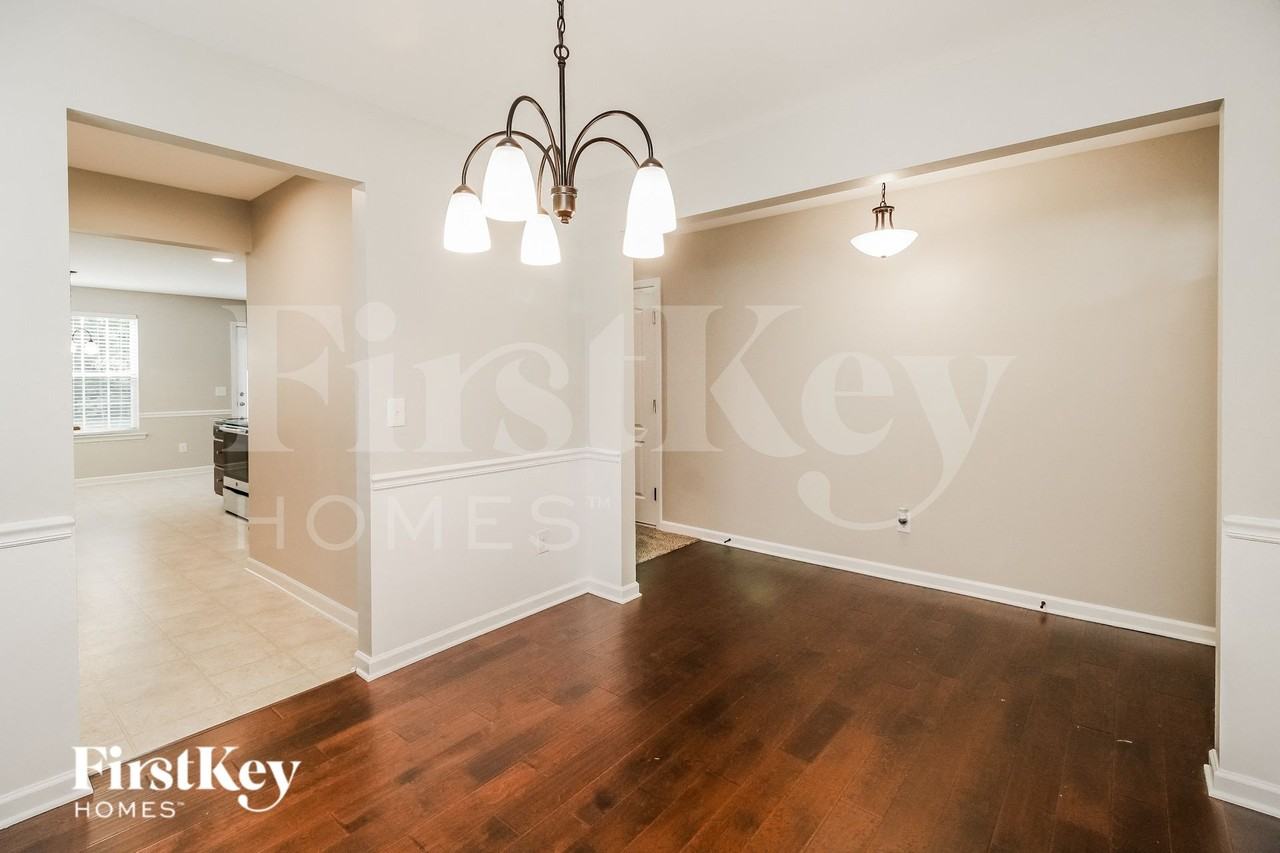 5445 Misty Hill Cir - Photo 3 of 15