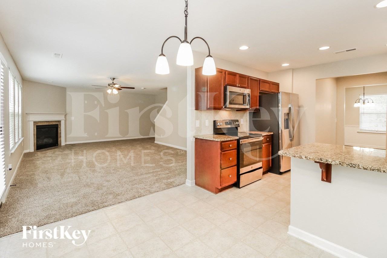 5445 Misty Hill Cir - Photo 4 of 15