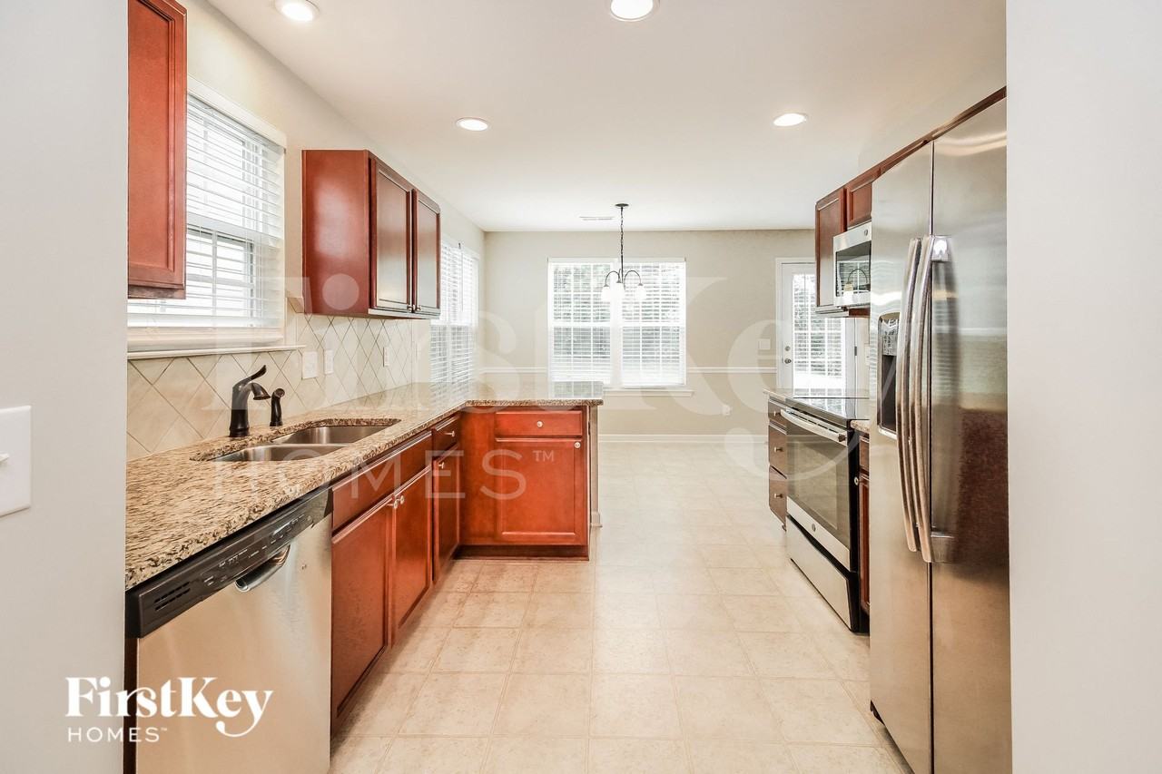 5445 Misty Hill Cir - Photo 5 of 15