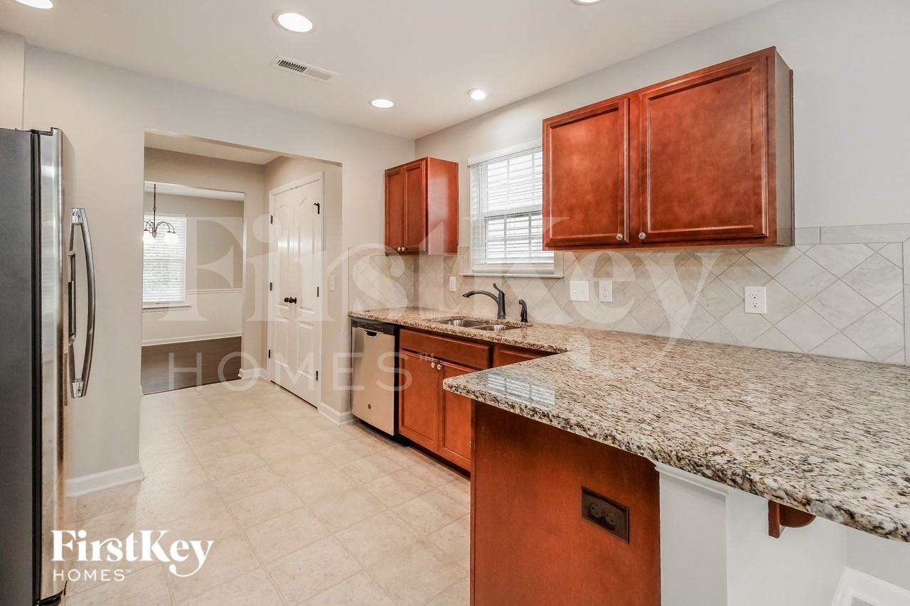 5445 Misty Hill Cir - Photo 6 of 15