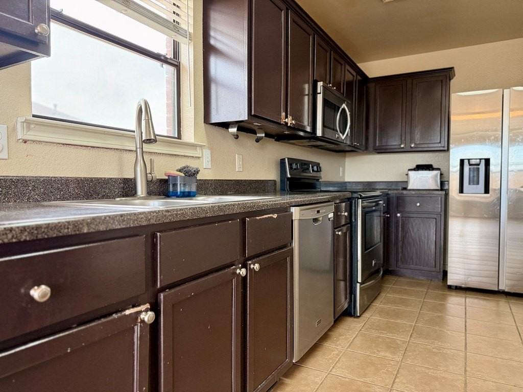 3941 Esmond Dr - Photo 7 of 16