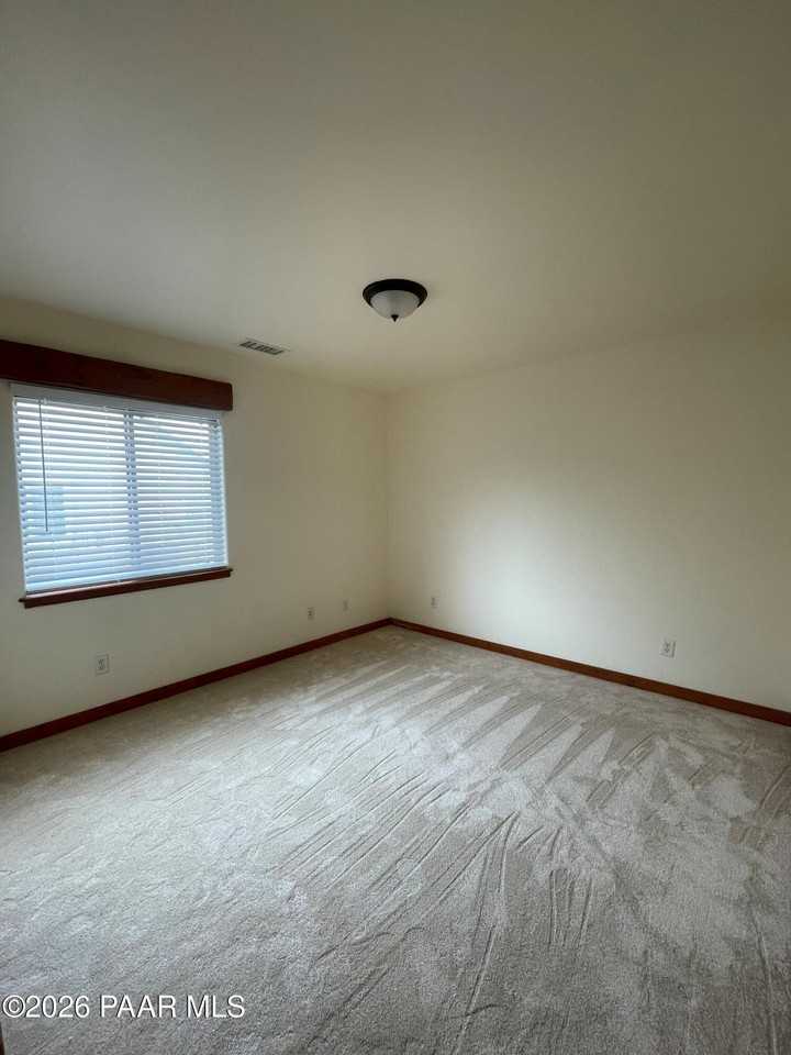 2575 Solar View Dr - Photo 4 of 25