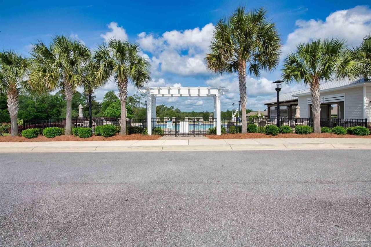 7814 Burnside Loop - Photo 2 of 41